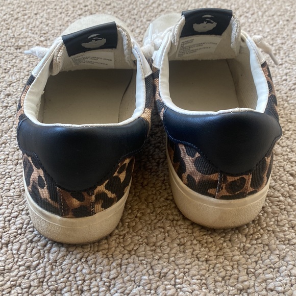 Steve Madden Leopard Print Star Sneakers. Size 8 - Picture 2 of 13
